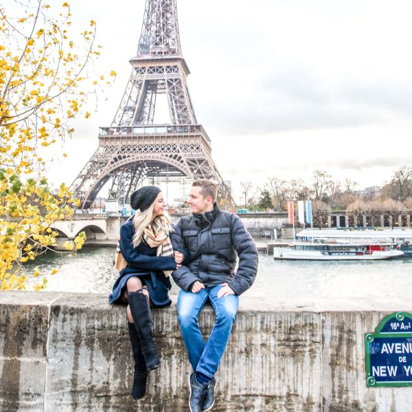 couple in paris