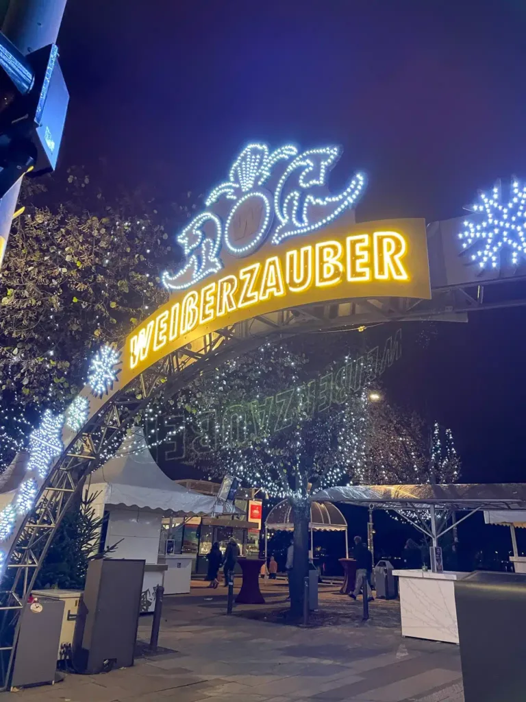 Weisser Zauber Weihnachtsmarkt Hamburg Jungfernstieg