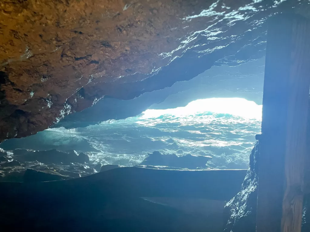 Ondergrondse grot gevuld met water
