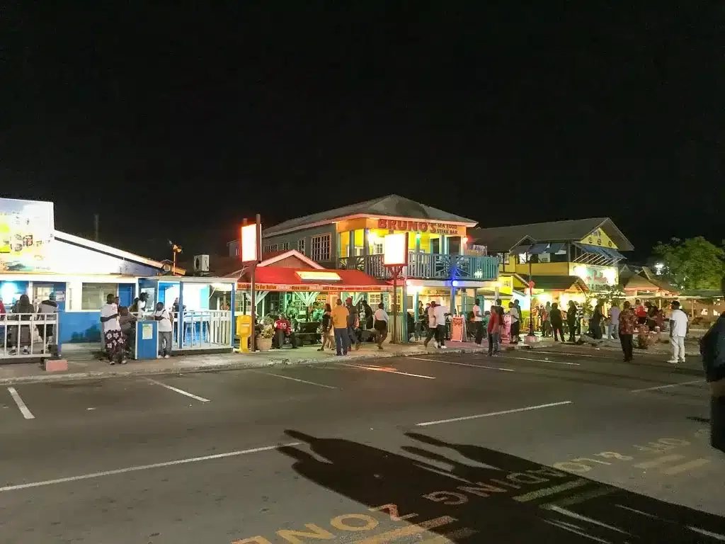 Nightlife in Nassau Bahamas, Busy street at night