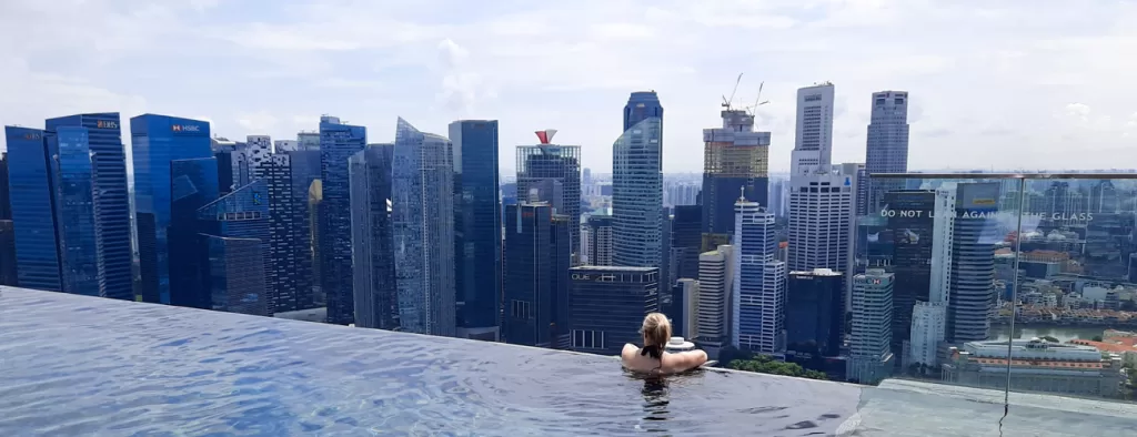 Rooftop infinity pool in Singapore