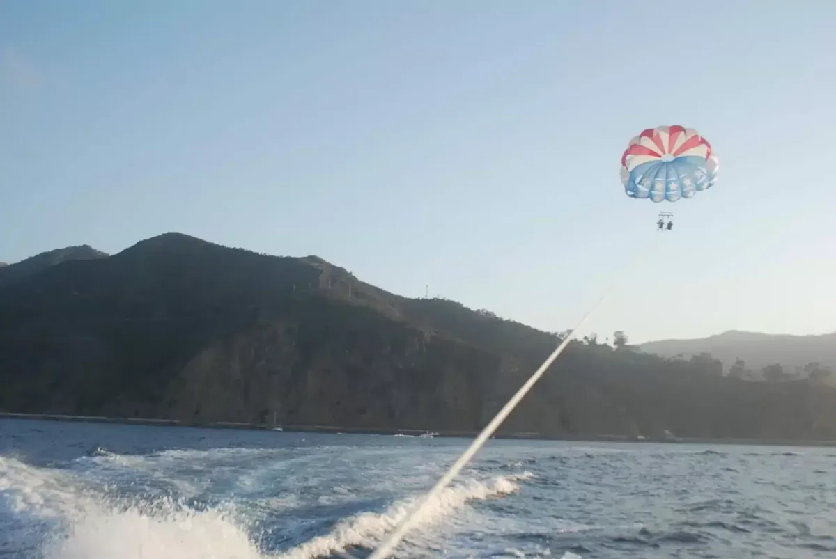 Paragliding at Catalina island