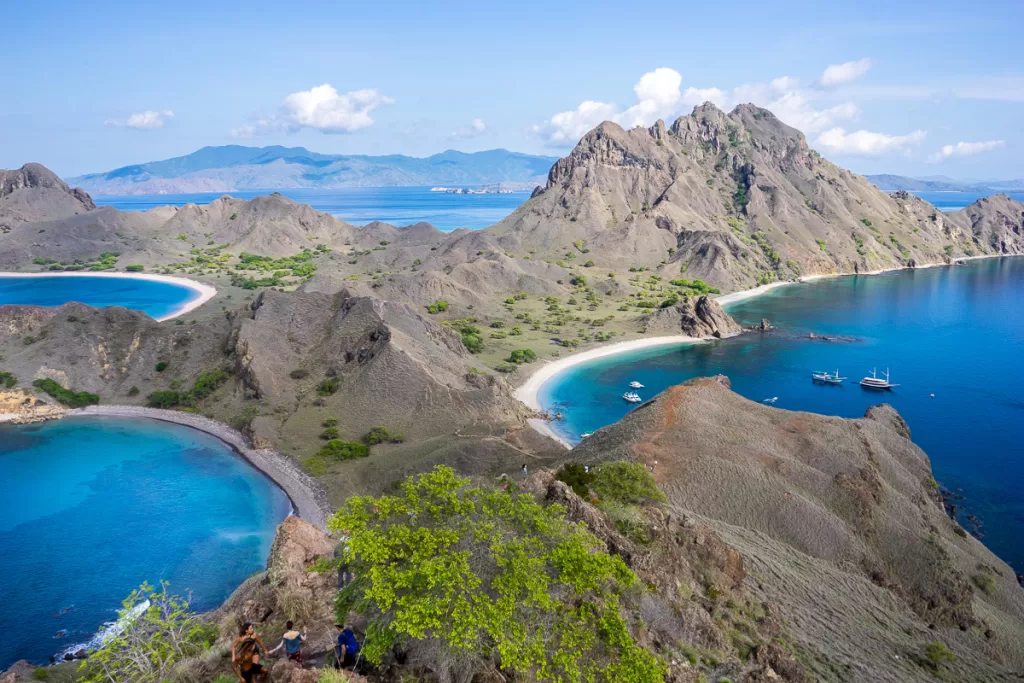 Amazing shot of beach in Komodo and mountains 