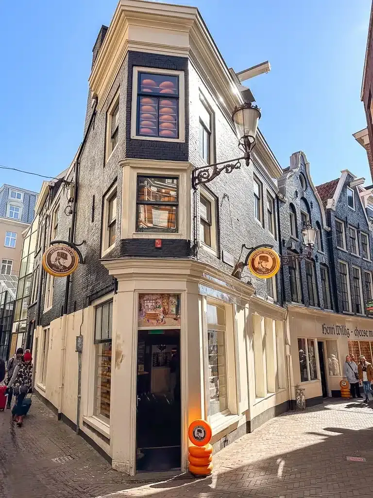 shopping street of amsterdam