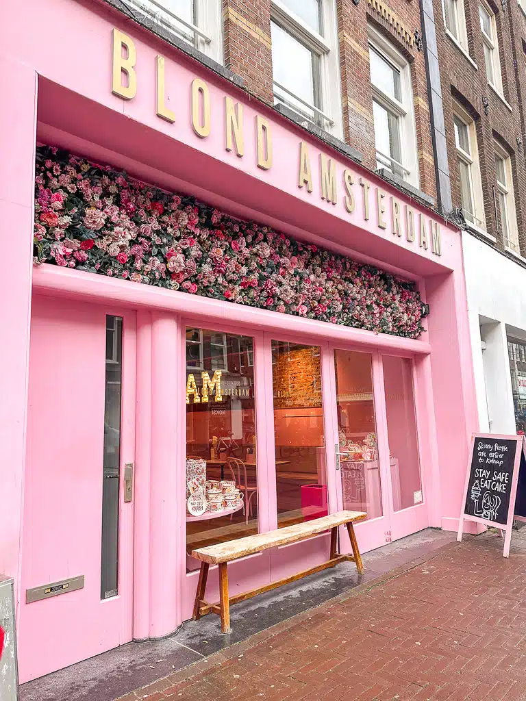 pink cafe decoration in de pijp