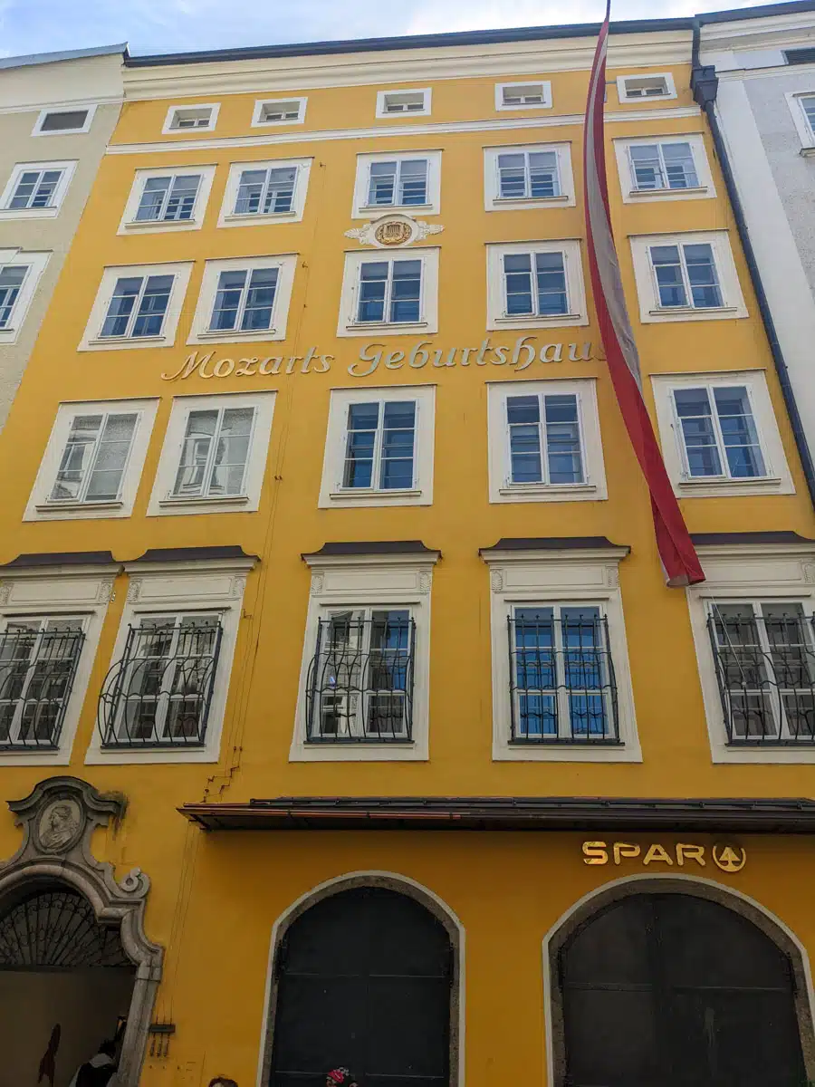 mozarts birthhouse in salzburg that you need to see on one day in salzburg