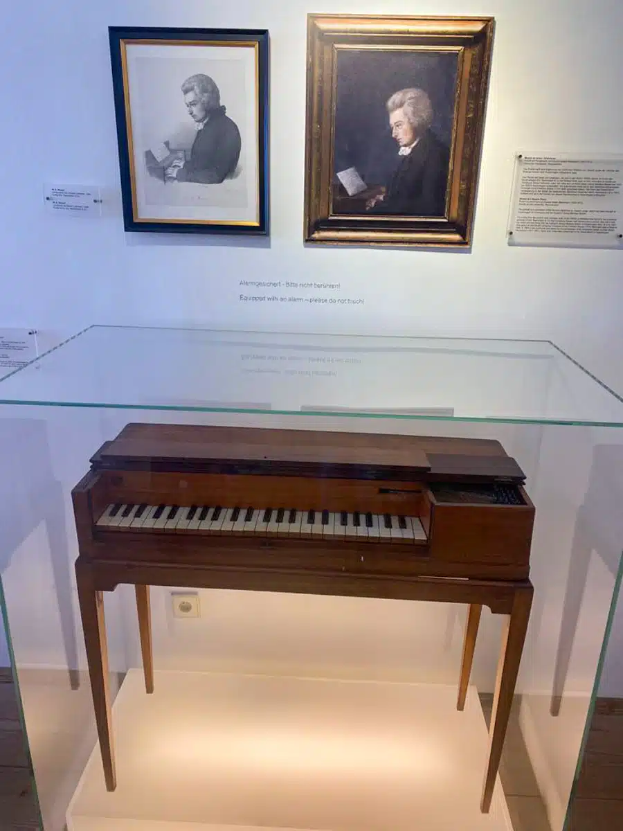 piano of mozart in salzburg in his birthhouse