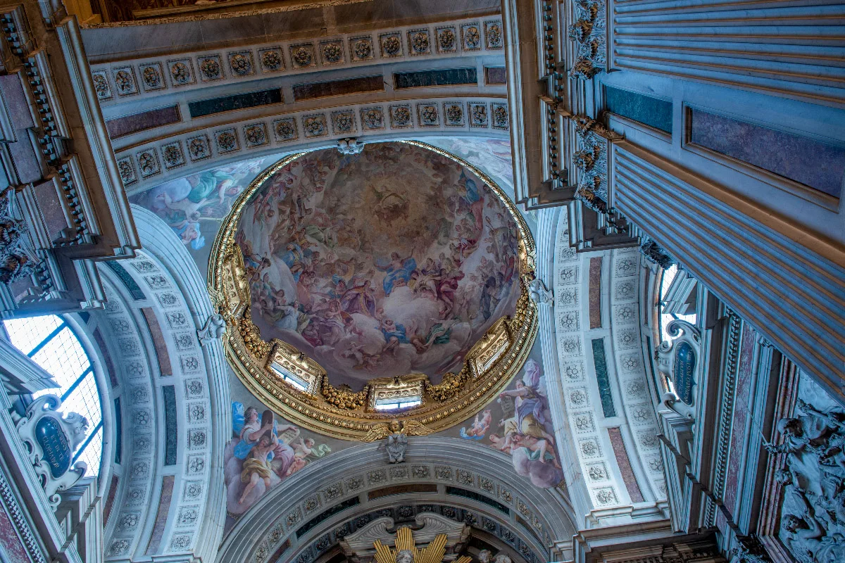 roof of the Cappella Brancacci painted with all the beautiful frescoes