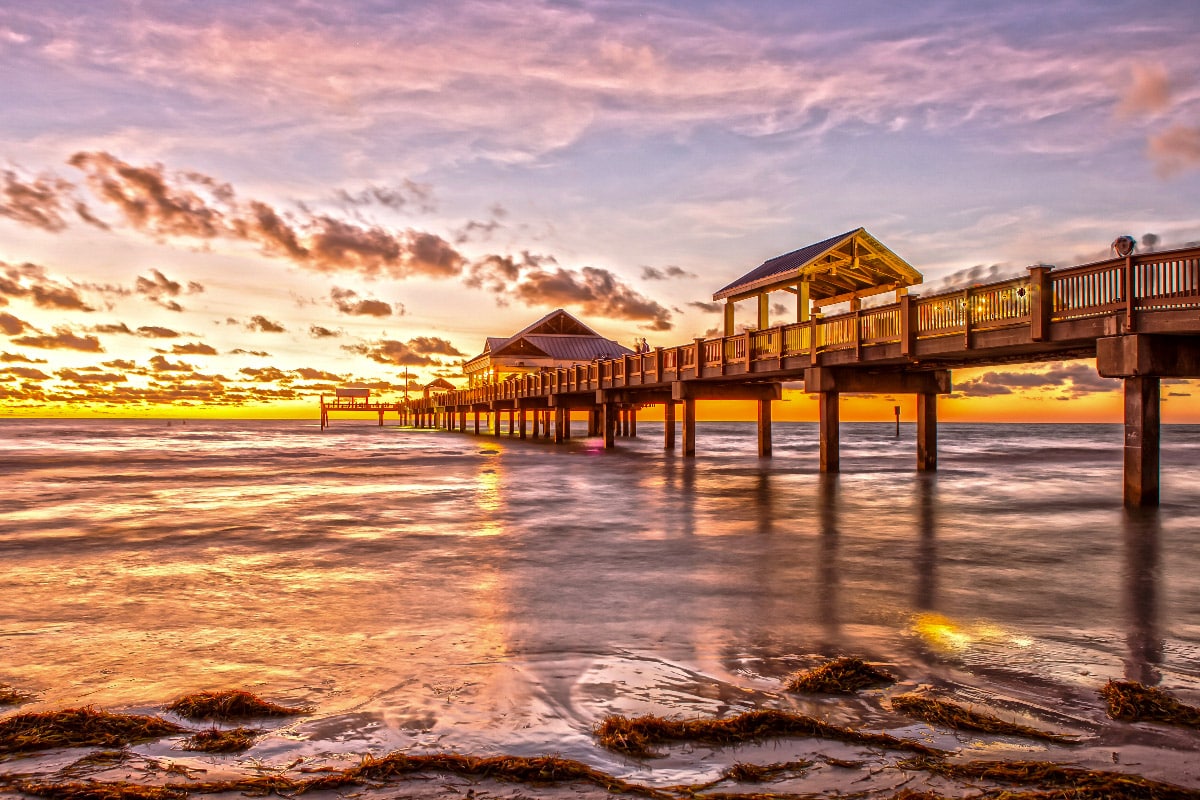 stunning sunset at pier 60 in clearwater beach in florida that needs to be on your weekend itinerary