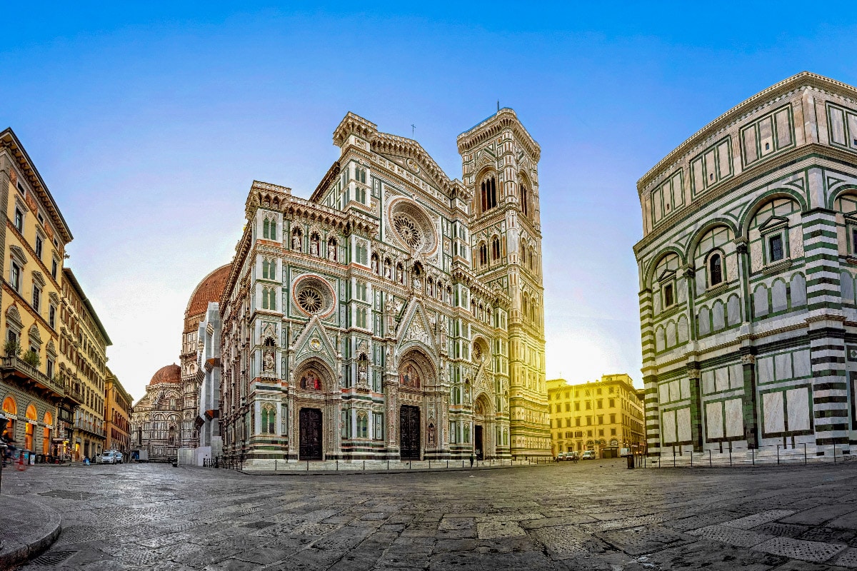 beautiful duomo of florence early in the morning at sunrise