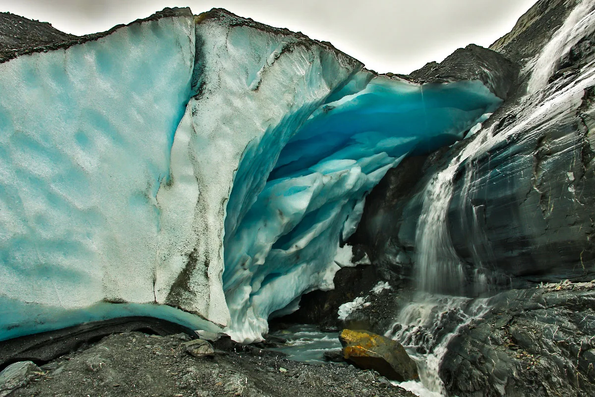 stunning glacier at girdwood in alaska