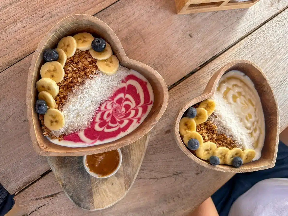 delicious and colorful acai bowls served in curacao at one of the best curacao restaurants for breakfast