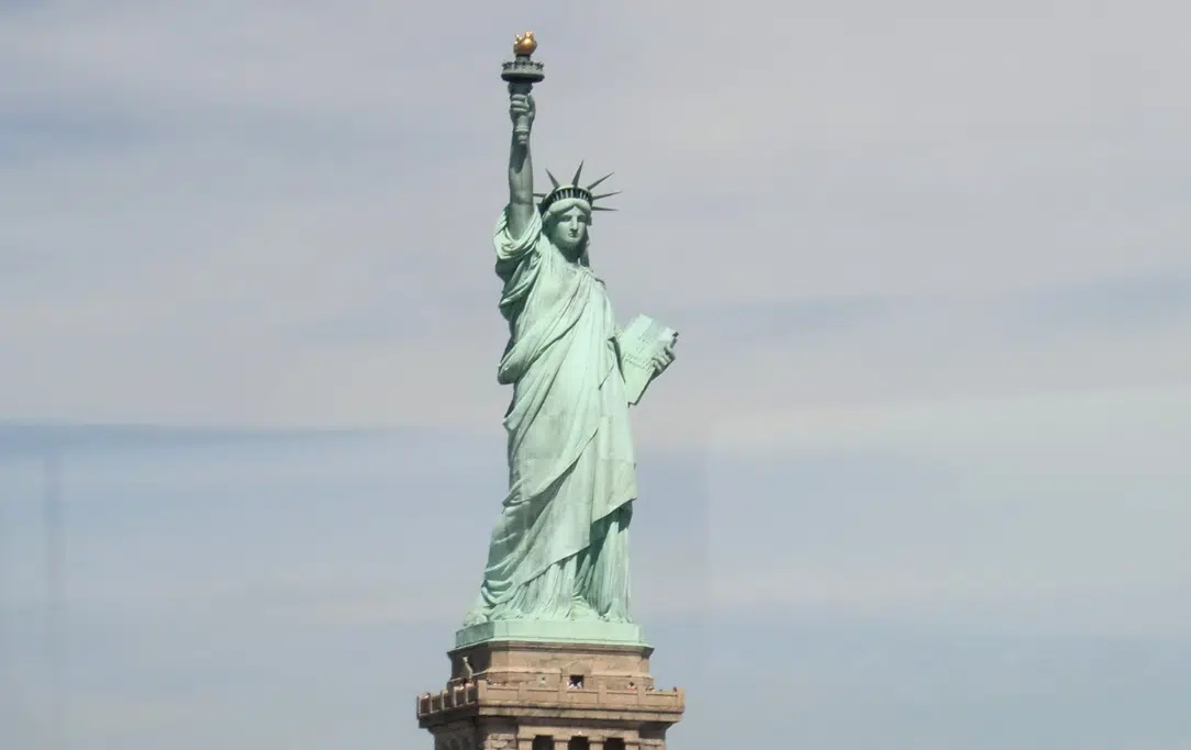 statue of liberty in new york, bucket list place to visit in the USA 