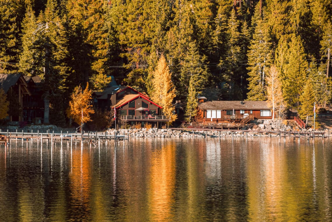 20 Best Places For a Cozy Cabin Getaway in Fall in the US - SHADES OF SUMMR