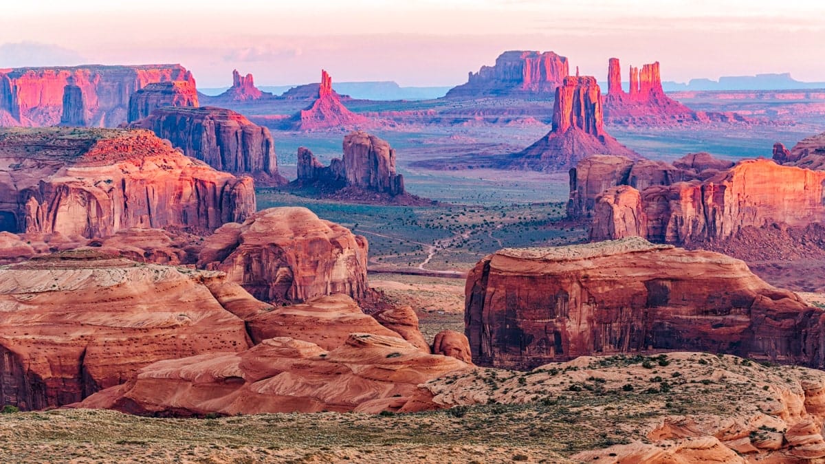 beautiful sunset view of monument valley at hunts mesa