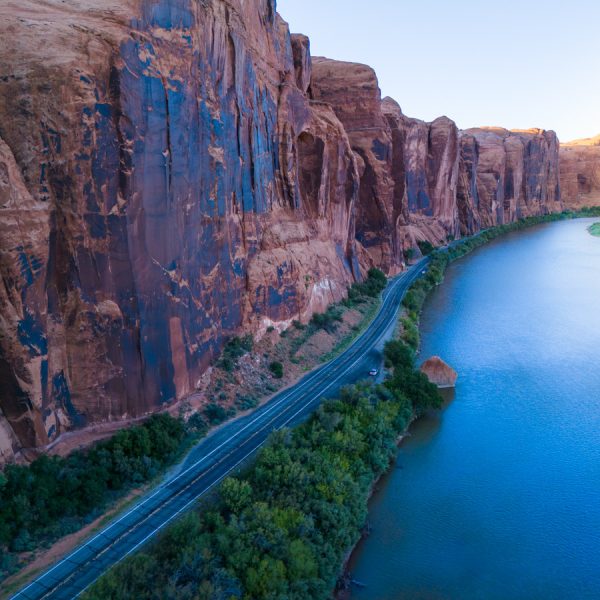 Is Moab Worth Visiting? Sunsets, Trails & That Wild Southwest Feeling