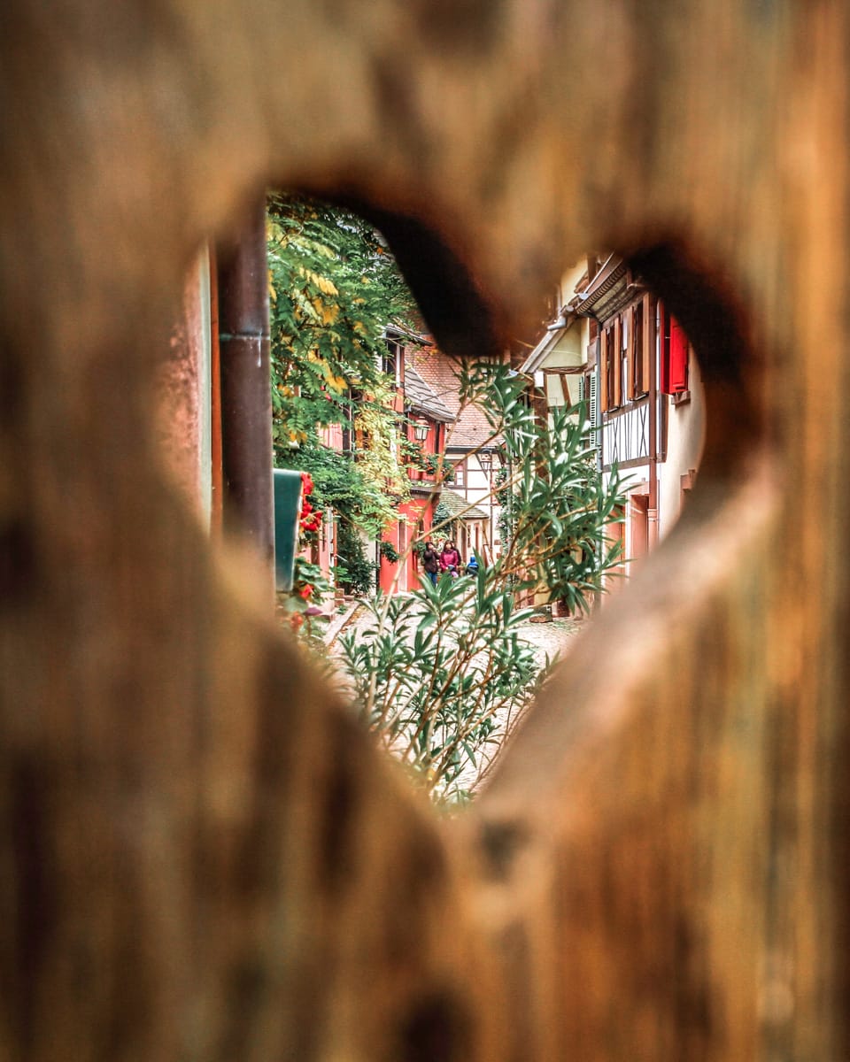 cute carved heart with a view of ribeauville